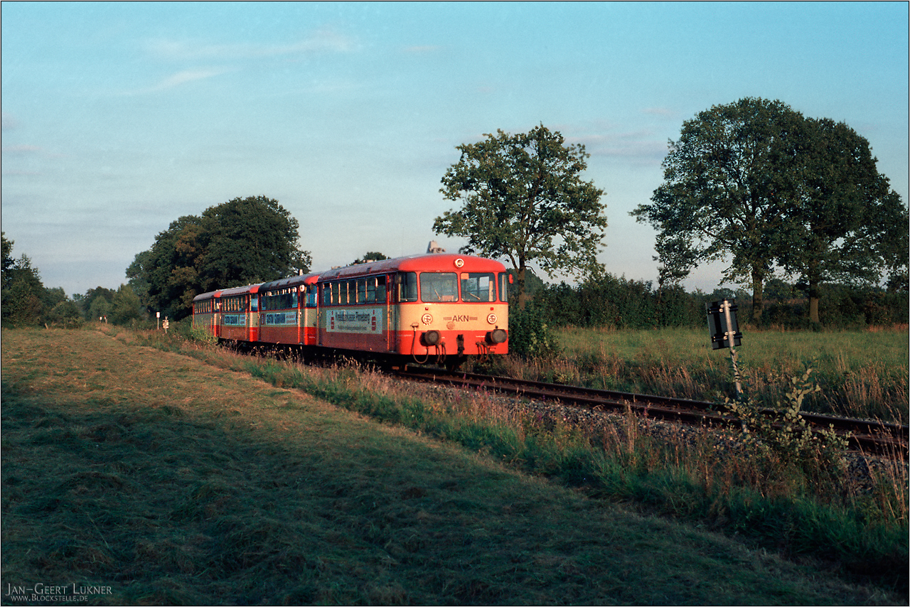 http://www.blockstelle.de/anderes/EBO-Schienenbusse/S0037013Barmstedt.jpg