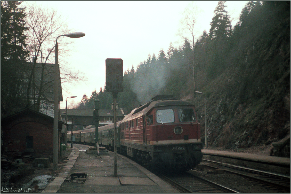 https://www.blockstelle.de/1200/Hist-DE-19900313/S0014911Oberhof.jpg